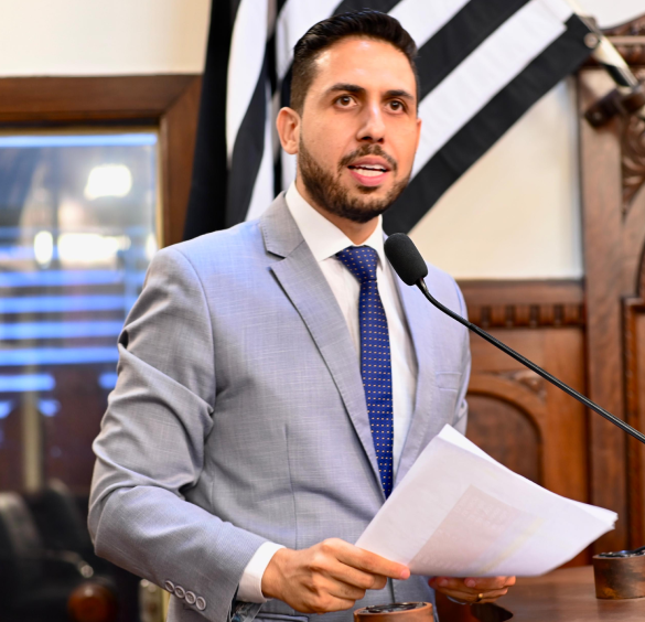 Cresce fila por exames e consultas, e Júnior cobra providências do DRS